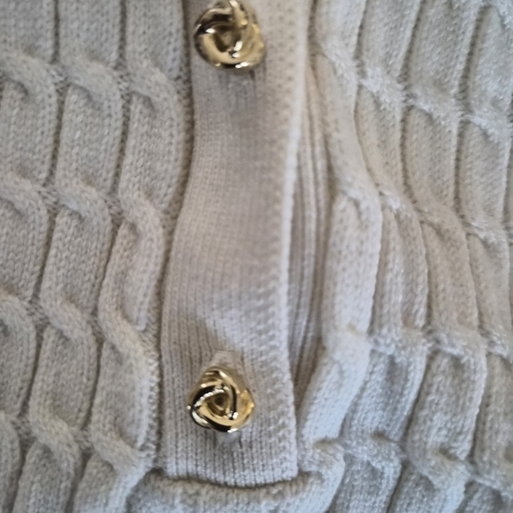 Zara Cream Textured V-Neck Sweater - Picture 6 of 8